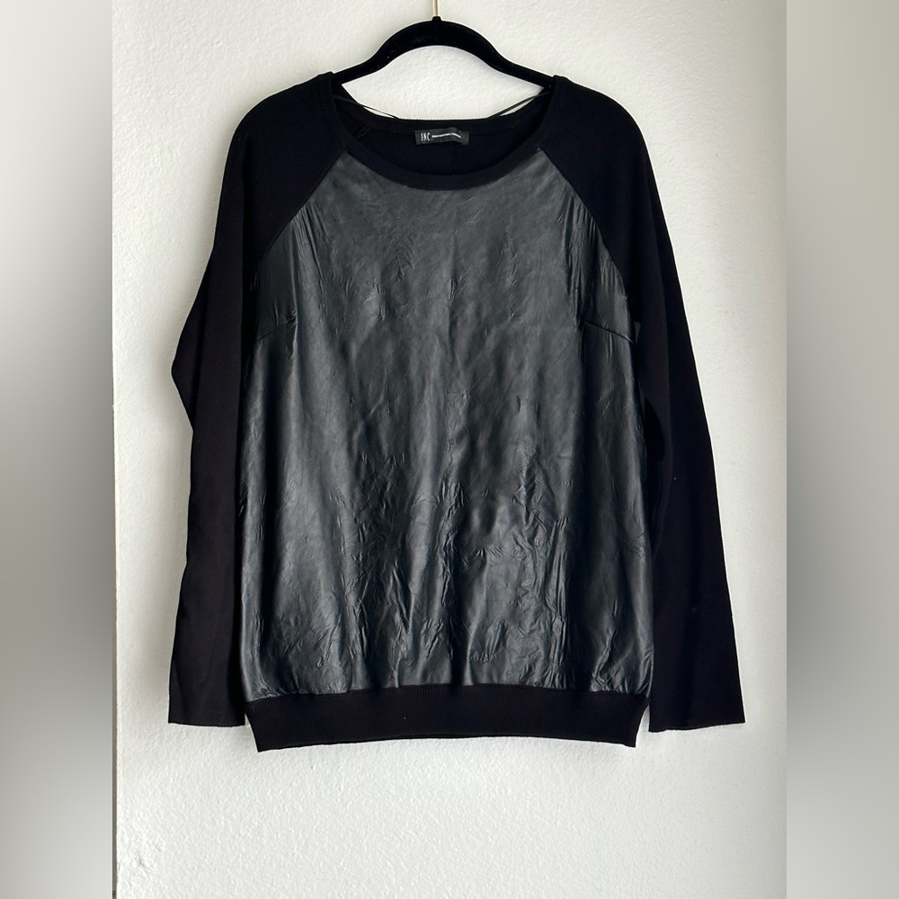 Black T shirt, sweet shirt